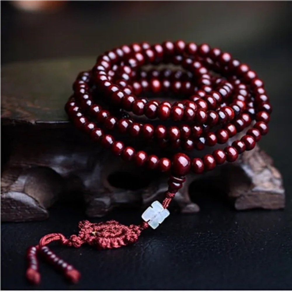 📿 Wood prayer bead Mala with jade accent and crochet luck knot - Picture 9 of 14